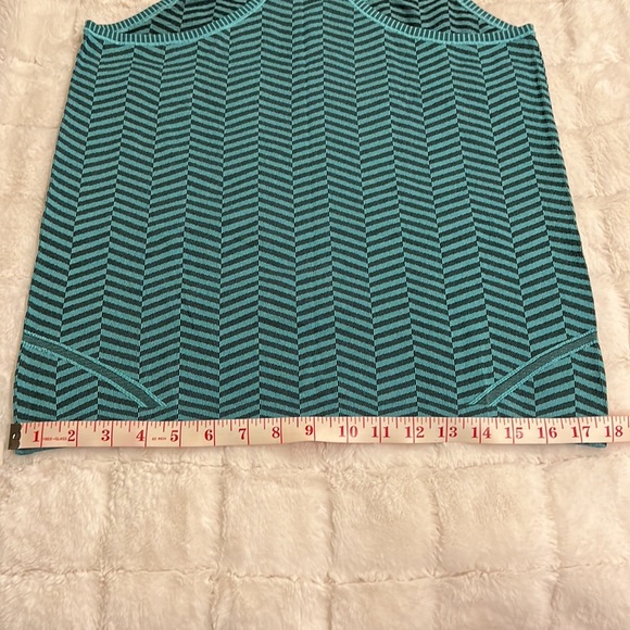 Lululemon Top | Size: 10 | Women | Racerback Tank Top - Picture 4 of 7
